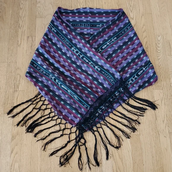 Woven shawl - Picture 3 of 6
